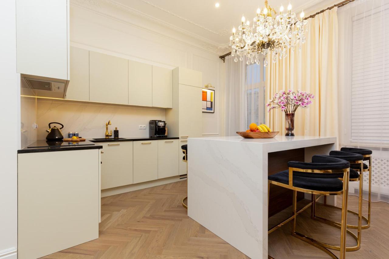 Royal Apartment Kopernika By Renters Prestige Warsawa Bagian luar foto