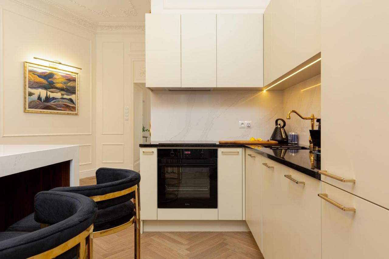 Royal Apartment Kopernika By Renters Prestige Warsawa Bagian luar foto